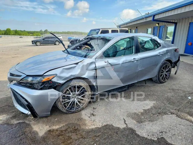 2023 Toyota CAMRY фото
