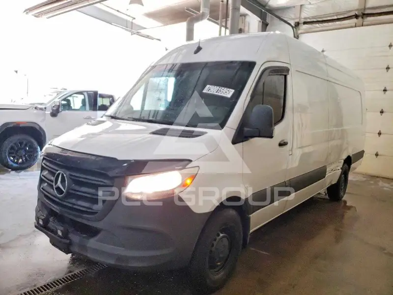 2023 Mercedes Benz  photo