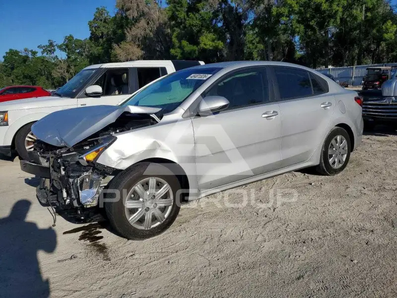 2023 KIA Rio фото