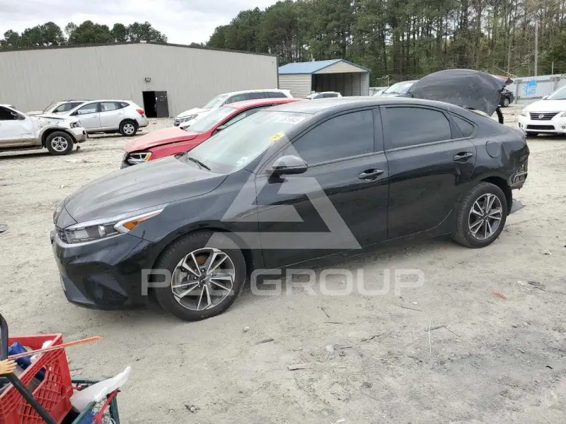 2023 KIA Forte фото