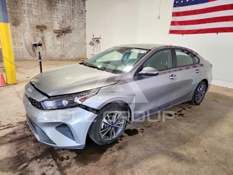 2023 KIA Forte фото