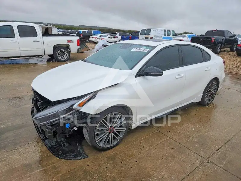2023 KIA Forte фото
