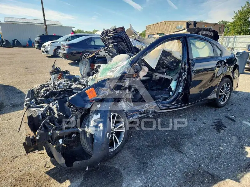 2023 KIA Forte фото