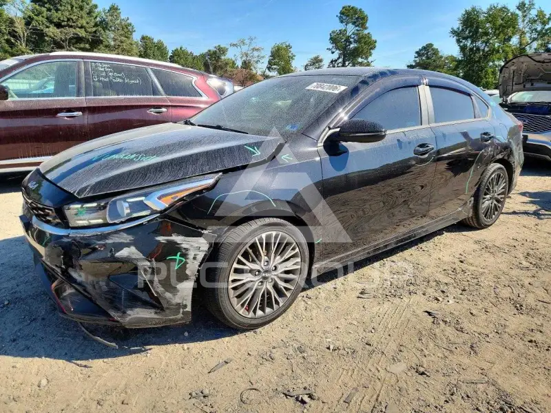 2023 KIA Forte фото