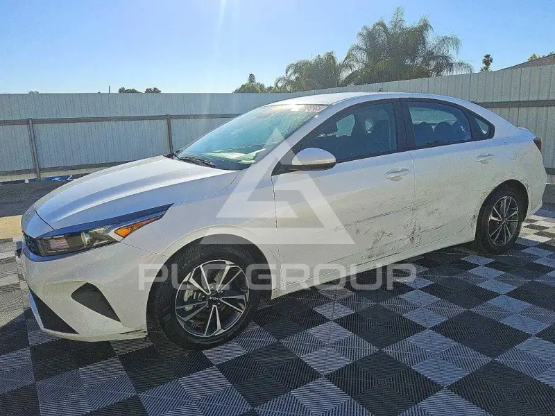 2023 KIA Forte фото