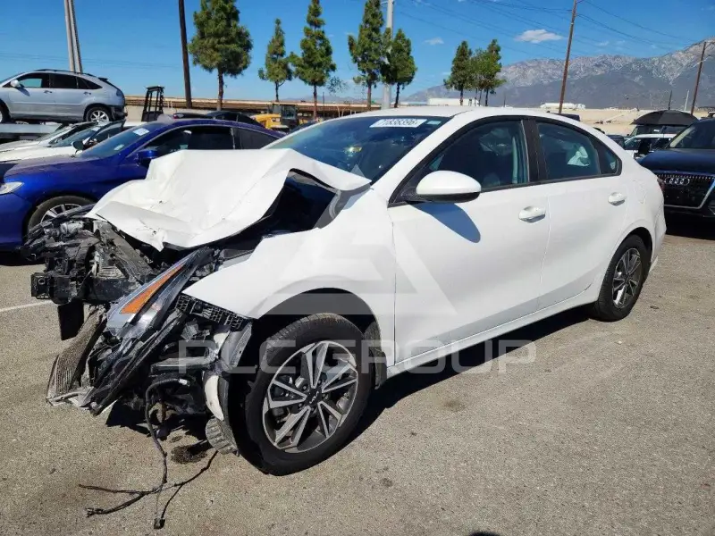 2023 KIA Forte фото