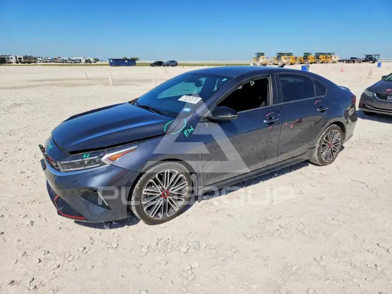 2023 KIA Forte фото