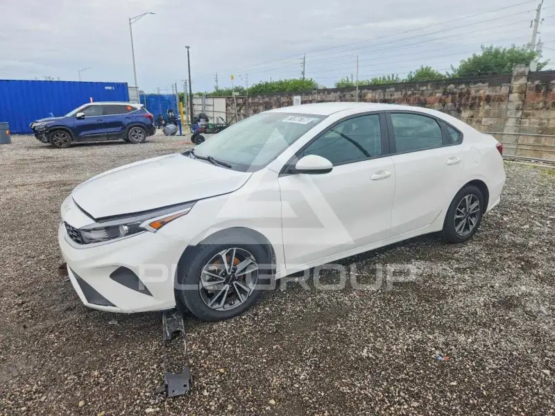 2023 KIA Forte фото