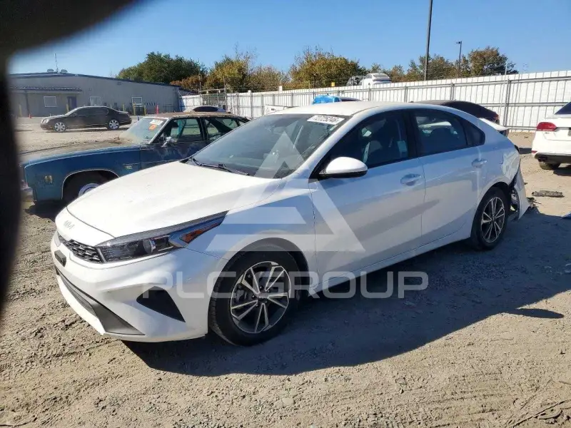 2023 KIA Forte фото