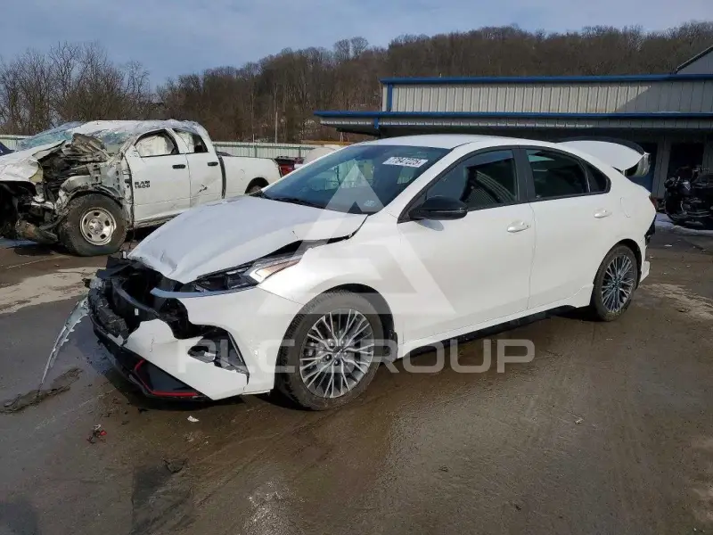 2023 KIA Forte photo