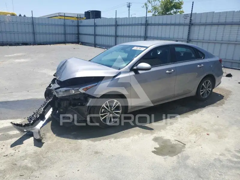 2023 KIA Forte фото