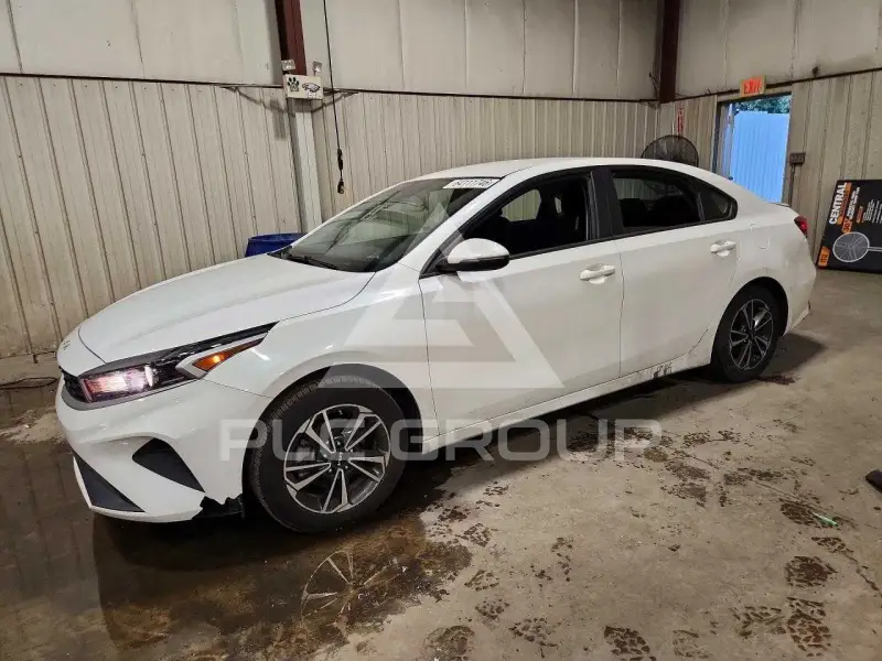 2023 KIA Forte фото