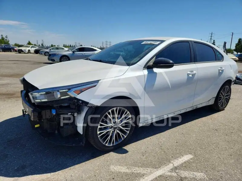 2023 KIA Forte фото