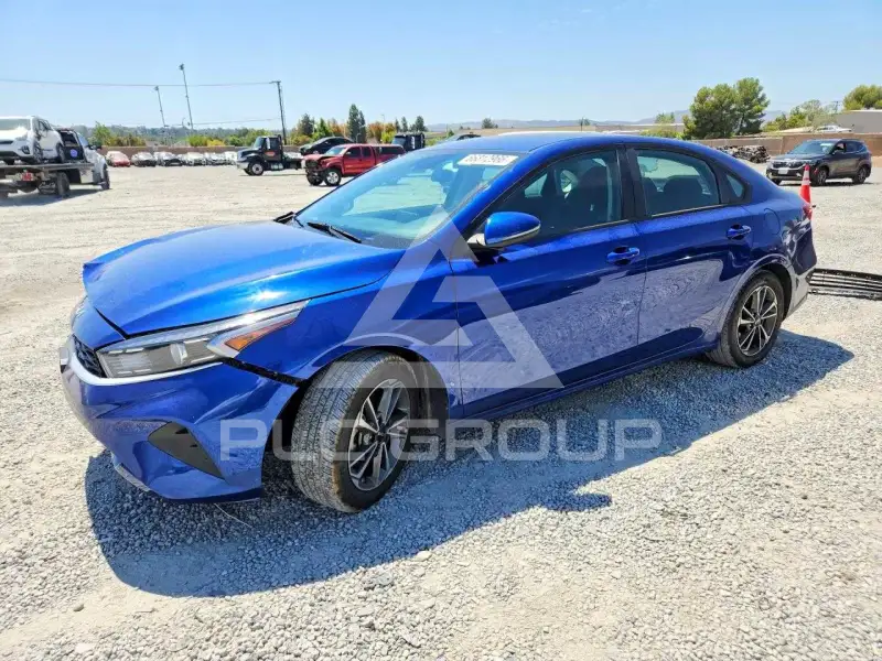 2023 KIA Forte фото