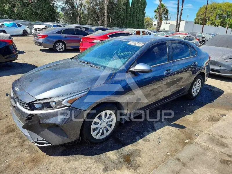 2023 KIA Forte фото