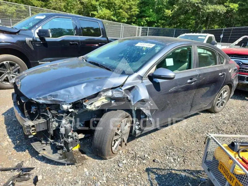 2023 KIA Forte photo