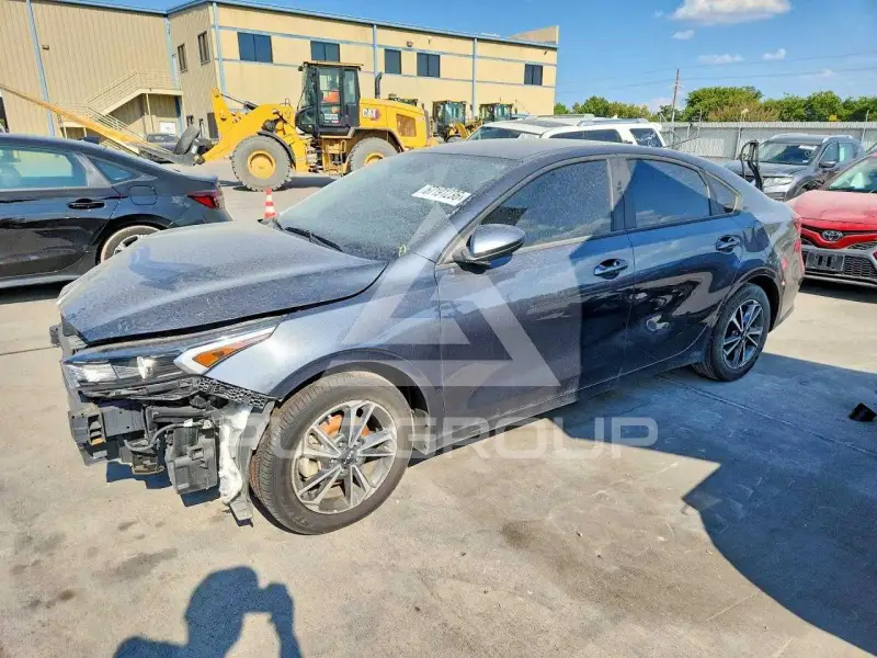 2023 KIA Forte photo