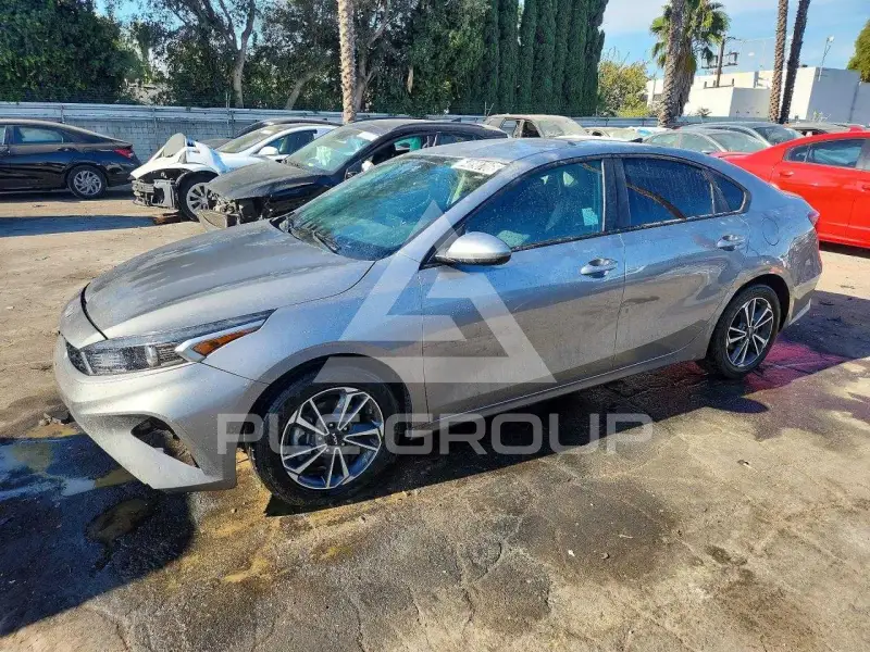 2023 KIA Forte фото