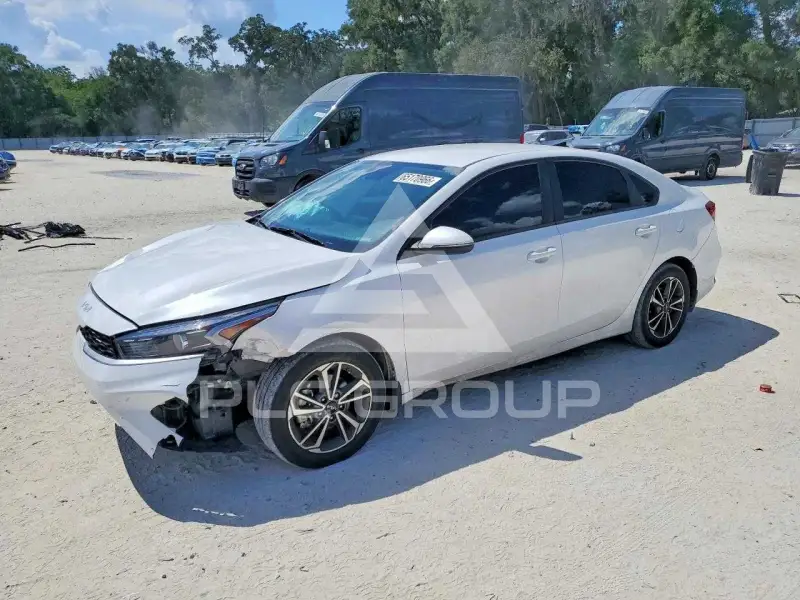 2023 KIA Forte фото