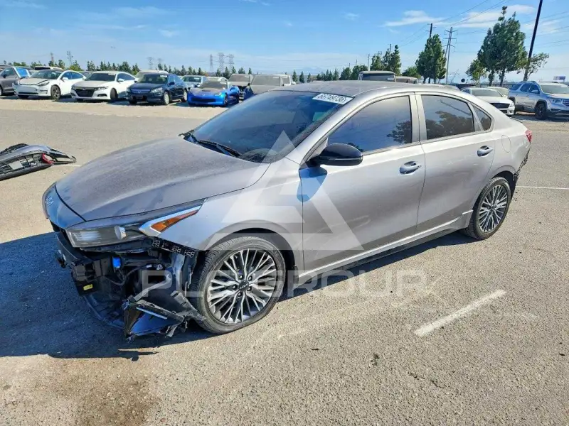 2023 KIA Forte фото
