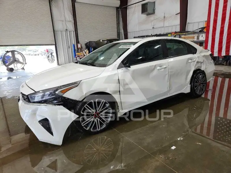 2023 KIA Forte фото