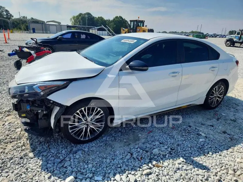 2023 KIA Forte фото