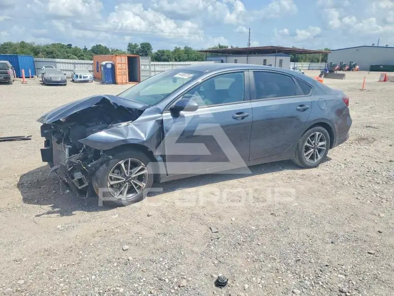 2023 KIA Forte фото