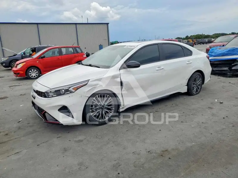 2023 KIA Forte фото