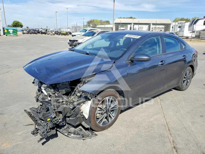 2023 KIA Forte фото