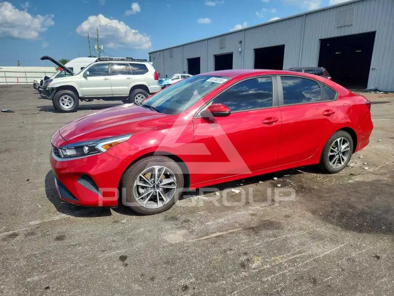 2023 KIA Forte фото