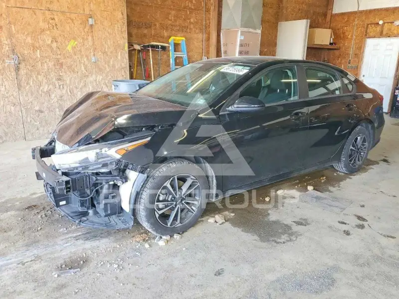2023 KIA Forte фото