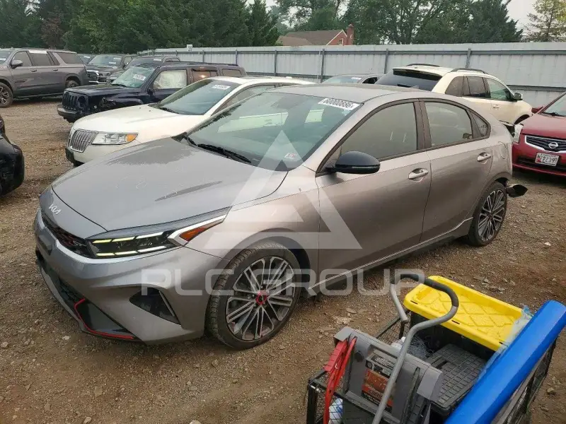 2023 KIA Forte фото