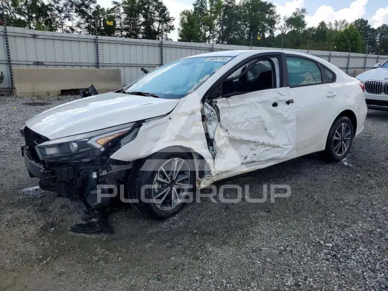 2023 KIA Forte фото