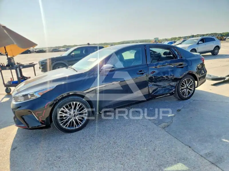 2023 KIA Forte photo