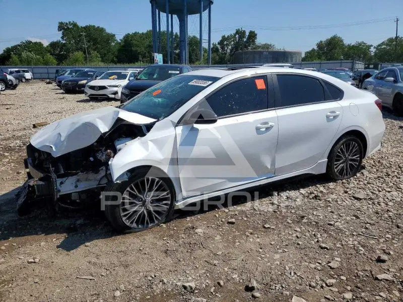 2023 KIA Forte photo