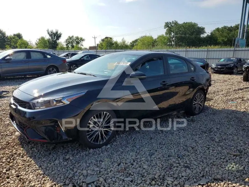 2023 KIA Forte фото