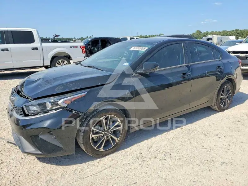 2023 KIA Forte фото