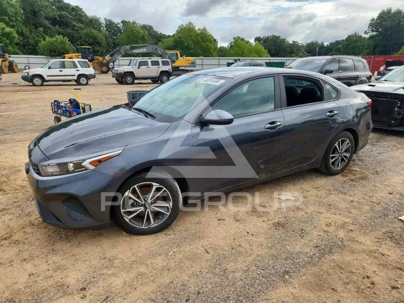 2023 KIA Forte фото