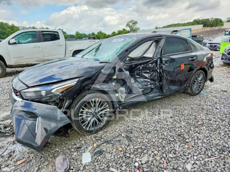 2023 KIA Forte фото