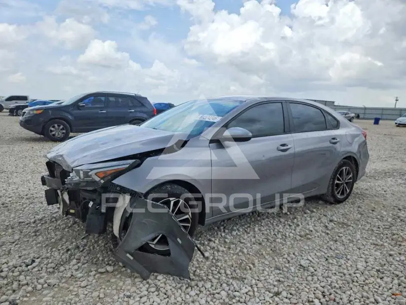 2023 KIA Forte фото
