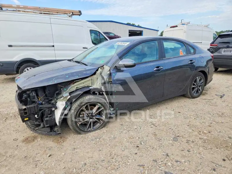 2023 KIA Forte фото