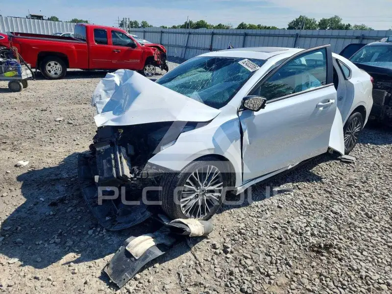 2023 KIA Forte фото