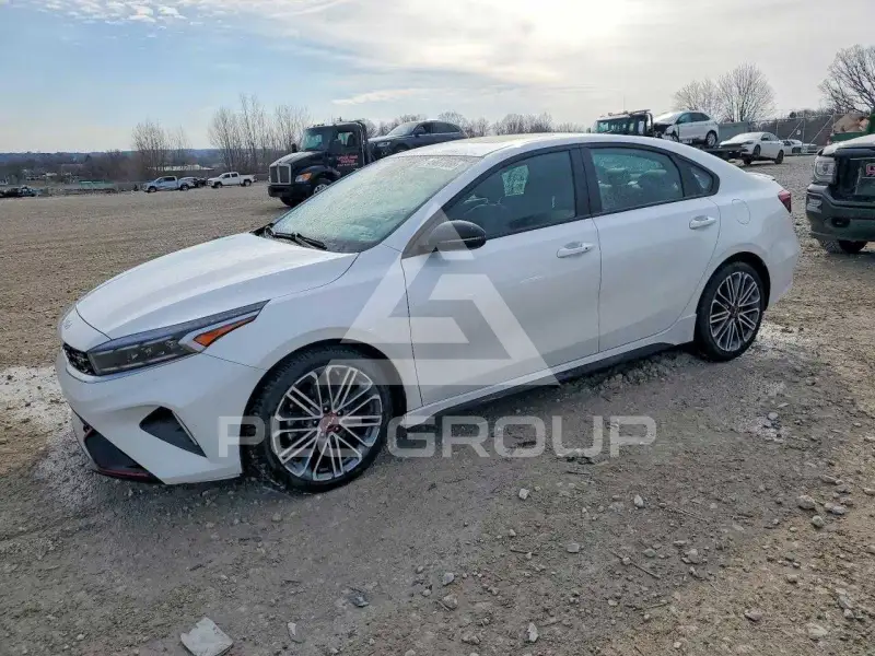 2023 KIA Forte фото