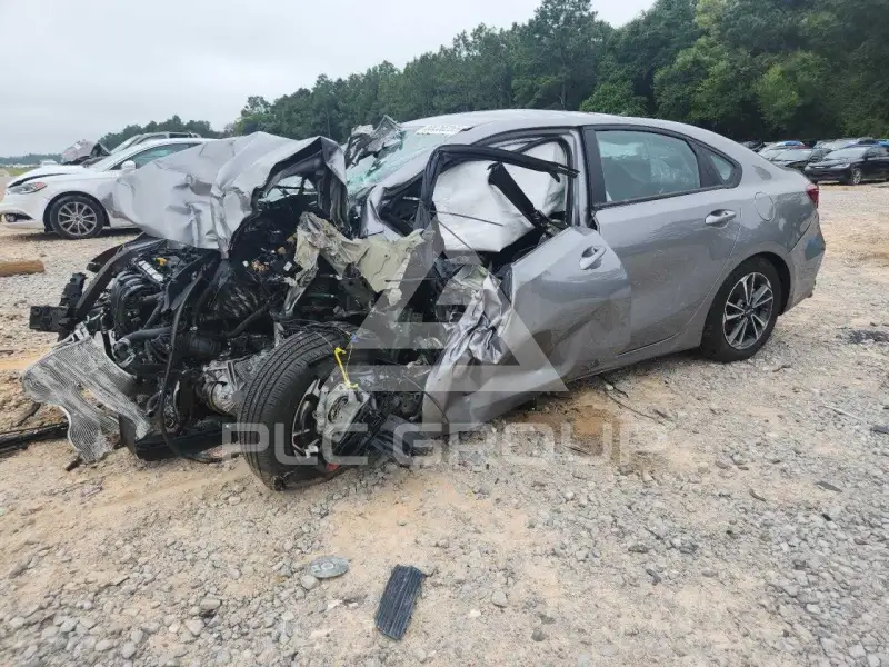 2023 KIA Forte фото