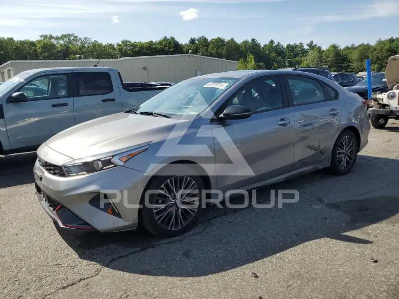 2023 KIA Forte фото