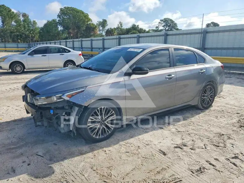 2023 KIA Forte фото