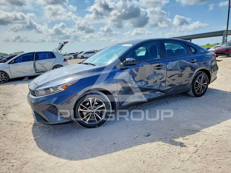 2023 KIA Forte photo