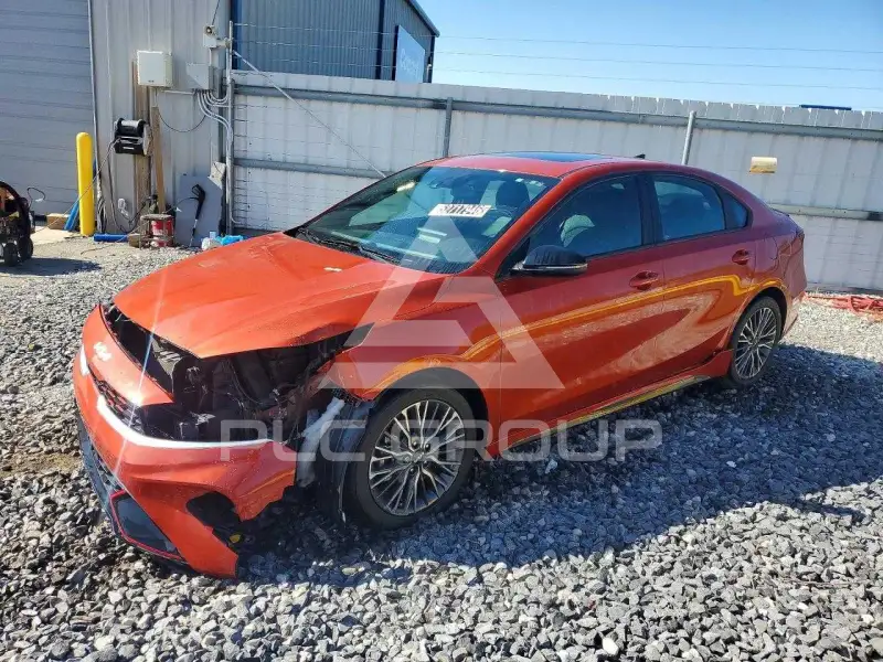 2023 KIA Forte фото