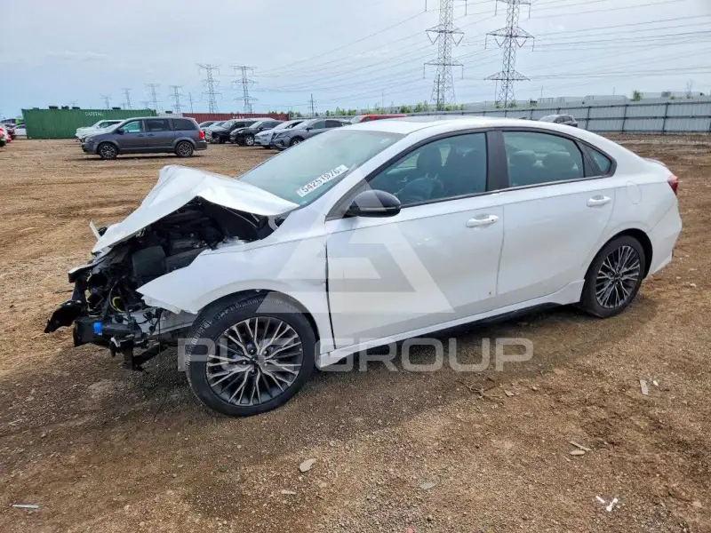 2023 KIA Forte фото