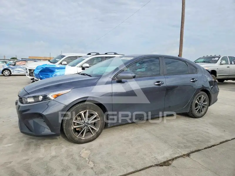 2023 KIA Forte фото